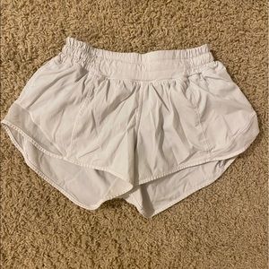 white lulu hottie hot shorts